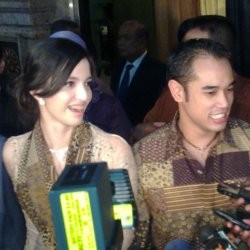 Tak Ada Pesta Untuk Setahun Pernikahan Nia Ramadhani