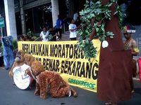 Greenpeace Demo Kantor Menko Perekonomian