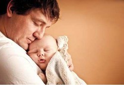 Orangtua Perokok Jangan Tidur Sekamar dengan Bayi