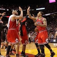 Boozer & Rose Bahu-membahu Antar Bulls Menang