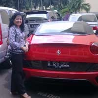 Bila Mobil Mewah Malinda Dee Dilelang, Hotman Paris Tertarik Beli