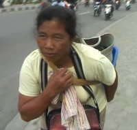 Jembatan Ambrol di Magelang, Buruh Gendong Laris Manis