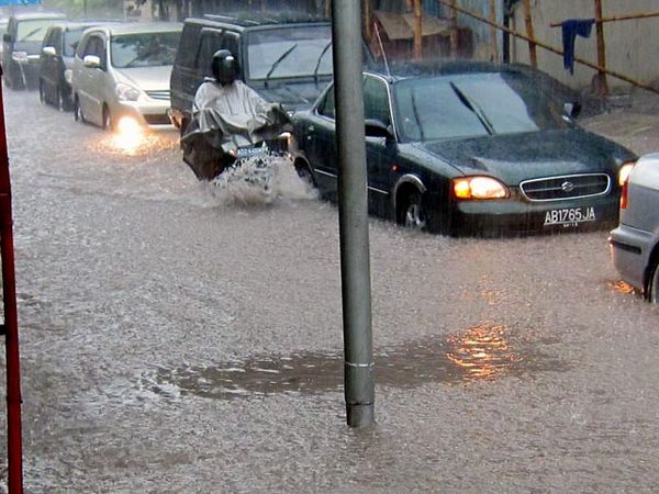 Jalan Dr Sutomo Tergenang