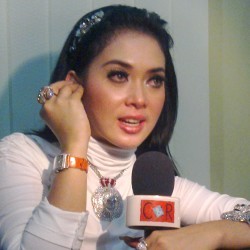 Ini Dia Kronologi Pembatalan Konser Versi Syahrini