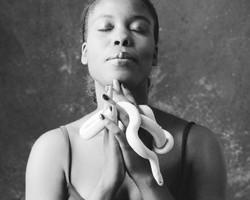 Sensasi Dipijat dengan Ular