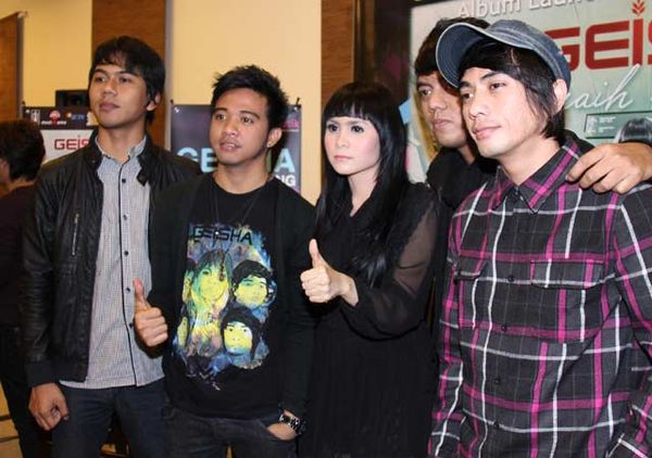 Geisha Rilis Meraih Bintang