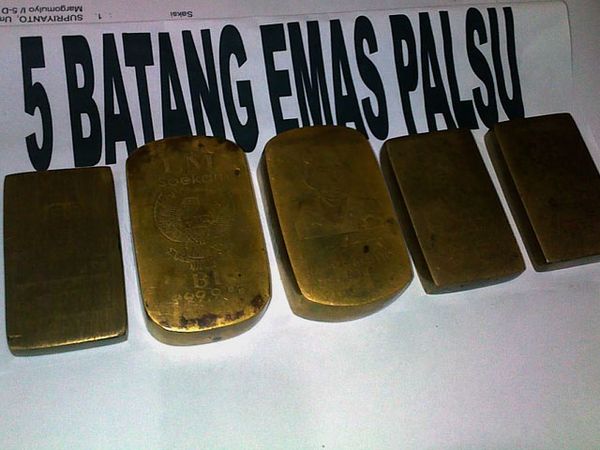 Penipuan Berkedok Emas Batangan Palsu