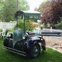 Mobil Pikap Jadi Tempat Barbeque