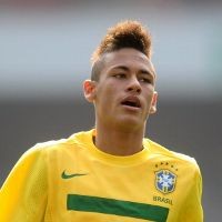 Neymar Belum Mau ke Eropa