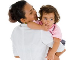 Tips Mencari Pengasuh untuk Si Kecil