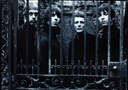 Eks-Vokalis Oasis Akan Merilis Cover Single Lagu Blur Bersama Band Barunya