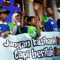 Jangan Kasihani Kami, Tapi Berilah Kami Kesempatan