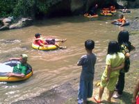 Bersih-bersih Sungai Cikapundung