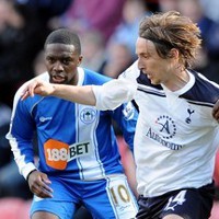 Tottenham Tertahan, Newcastle Menang Besar