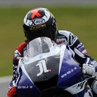 Lorenzo Taklukkan Jerez