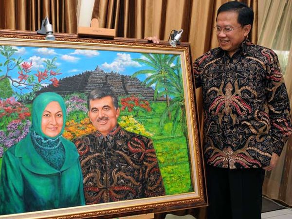 Dipo Alam Luncurkan Lukisan