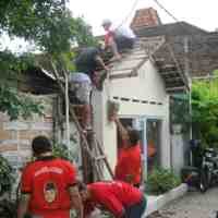 PDIP Rehab Rumah Korban Puting Beliung di Simo Magerejo