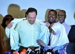 Video Seks Pria Mirip Anwar Ibrahim Diposting di Youtube