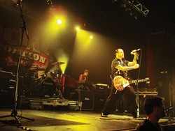 Social Distortion Vs The Gaslight Anthem