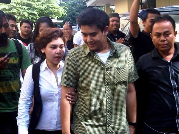 Anak dan Keluarga Jenguk Malinda