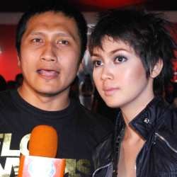 Keluarga Arie Untung yang Selalu Kompak