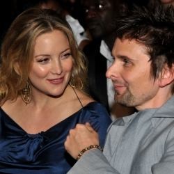 Hamil Muda, Kate Hudson Kepergok Minum Anggur Merah