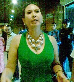 Gayatri Beraksi Lagi di DPR, Tak Mau Kalah dengan Malinda Dee