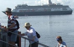 Dermaga Bali Disinggahi Kapal Pesiar dari Belanda