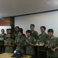 Robot-robot Unikom Serbu Amerika