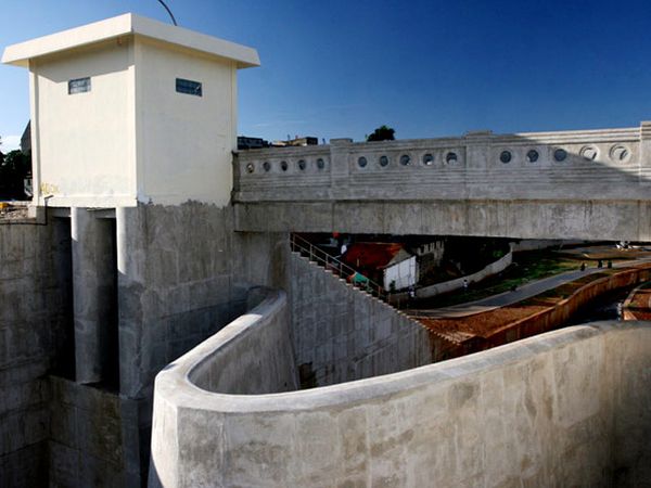 Melongok Bendungan Situ Gintung