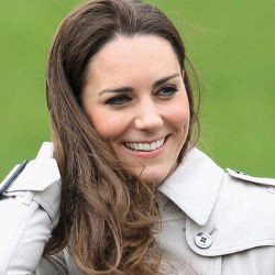 Stres Jelang Pernikahan, Kate Middleton Merokok Lagi