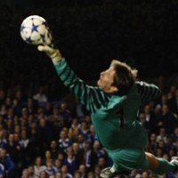 Van der Sar Hapus Kekhawatiran Cedera