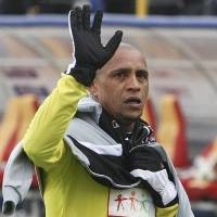 Suporternya Hina Carlos, Zenit Didenda