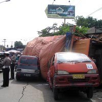 Truk Terguling di Semarang, Sopir Mengaku Rem Blong