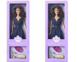 7 Desainer Inggris Dandani Boneka Kate Middleton