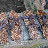 Jeli Memetik Bisnis Sandal dari Limbah Kelapa