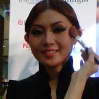 Trend Make Up Bertema Exotic Indonesia