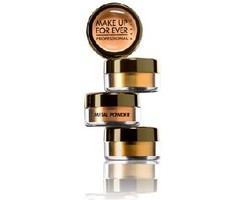 Kulit Berkilau Keemasan dengan Metal Powder