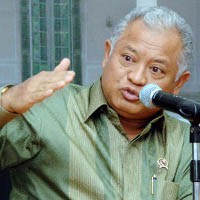 Menhan Teliti Implikasi Jabatan Marsdya Rio di PT Sarwahita