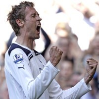Crouch Dua Gol, Spurs Atasi Stoke 3-2