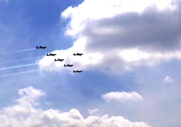 Aerobatik HUT TNI AU