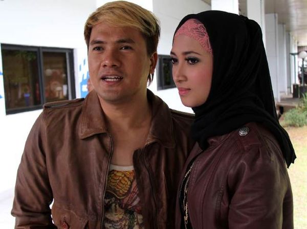 Si Pirang Saipul Jamil Kompak Bareng Istri