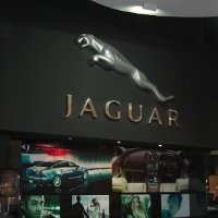 Si Kucing Besar Siapkan SUV