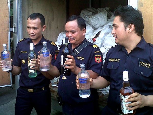 Bea Cukai Sumut Sita Ribuan Botol Miras