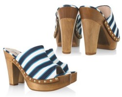 Sambut Musim Panas dengan Stripe Clog Miu Miu