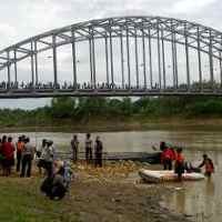 Jenazah Kakak Beradik yang Terjun ke Bengawan Solo Dimakamkan