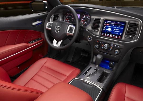 Interior Mobil Menawan