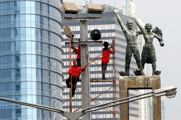 Perawatan Lampu Jalan