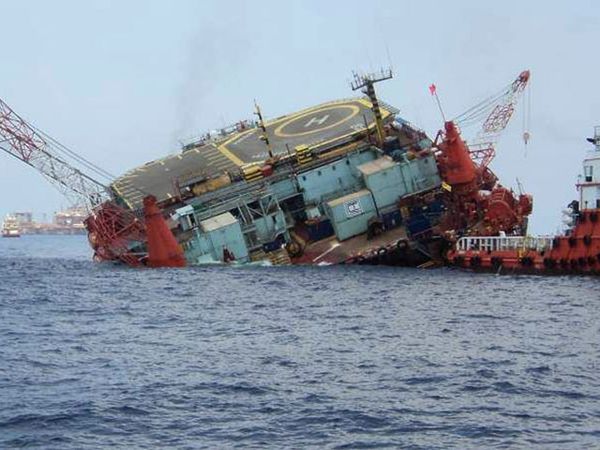 Pangkalan Minyak Jupiter Tenggelam