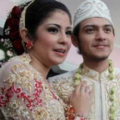 Risty Tagor Imbau Keluarga untuk Bungkam Soal Kelahiran Anaknya